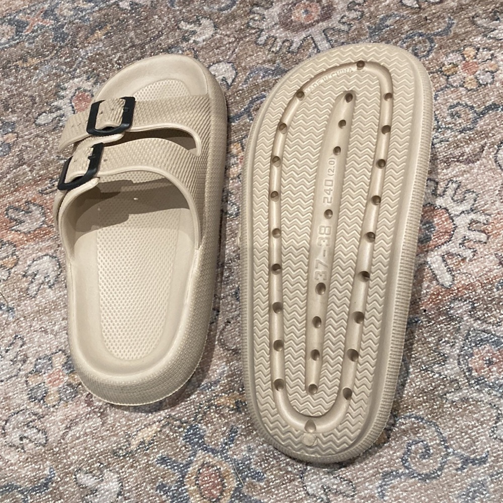 Sandals - Picture 2 of 2